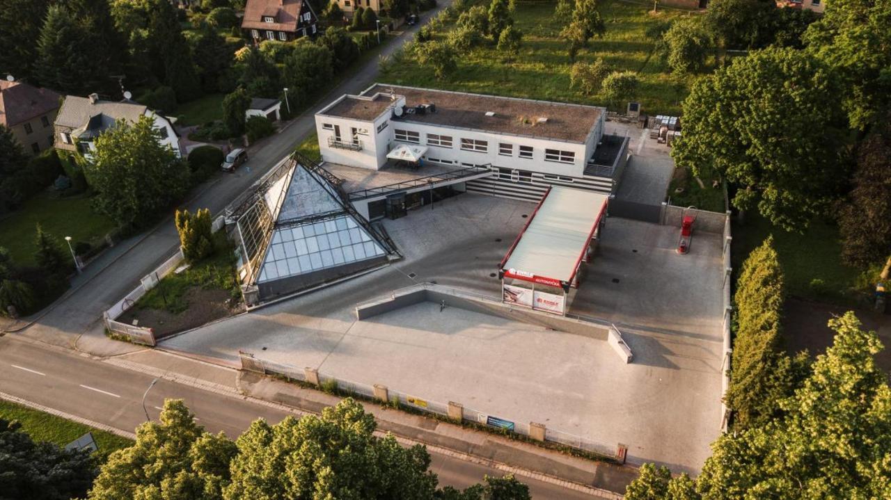 Pyramida Broumov Aparthotel Eksteriør bilde